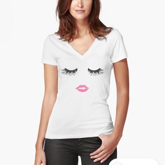 G Supply V-neck, Hi-Low cotton‎ tee with eyelashes and lips - S - Picture 3 of 12